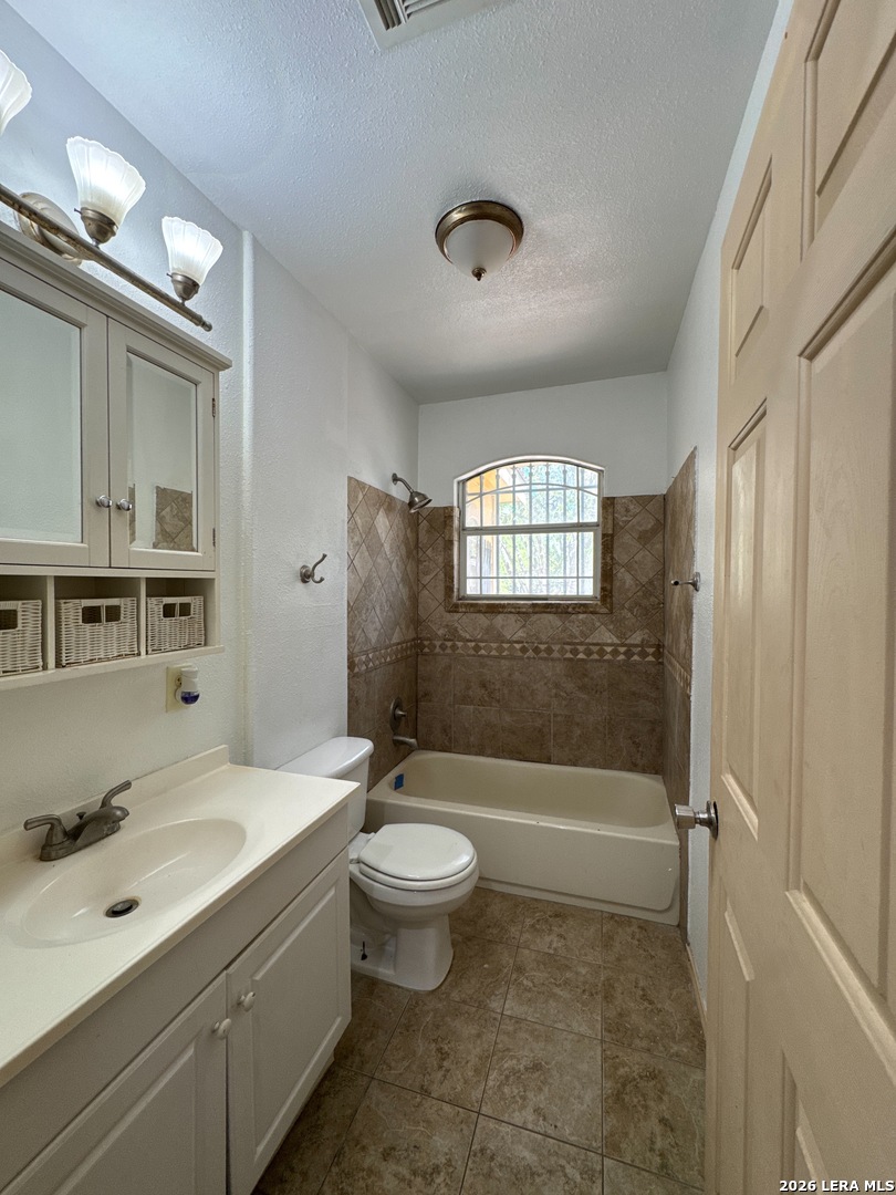 227 Dorsey, , 78221 — photo 1