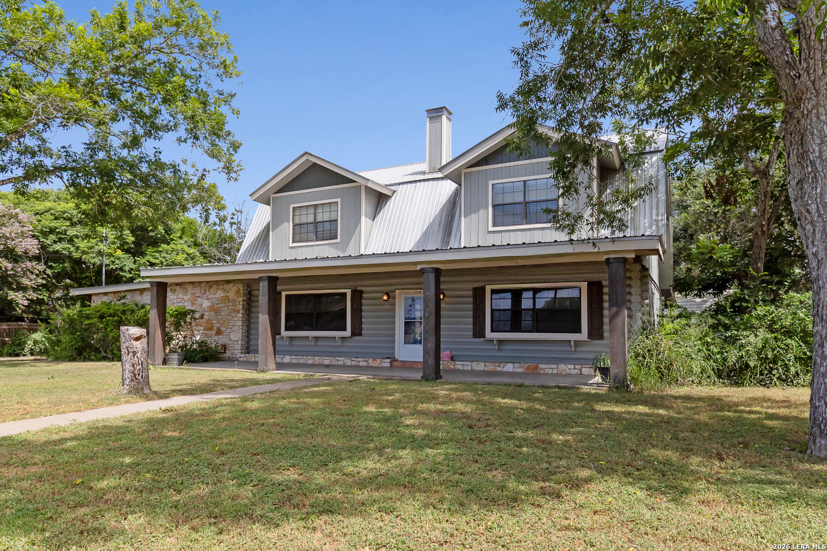 1535 W HOUSTON ST, Beeville, TX 78102 — photo 1