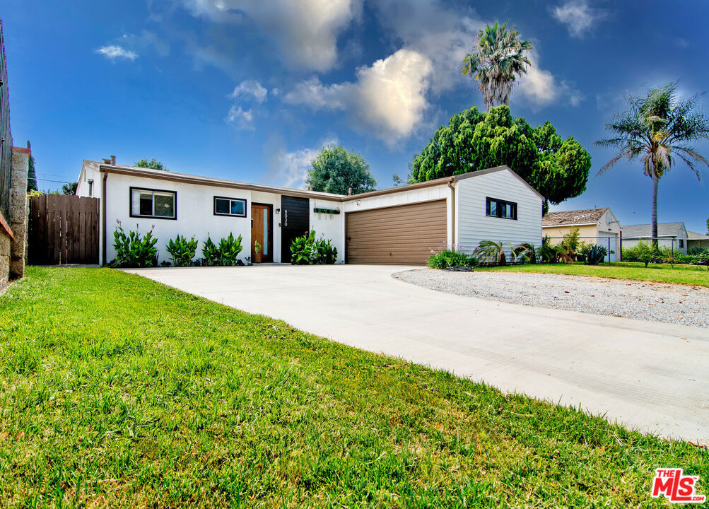 8030 Hesperia Avenue, Los Angeles, CA 91335 — photo 1