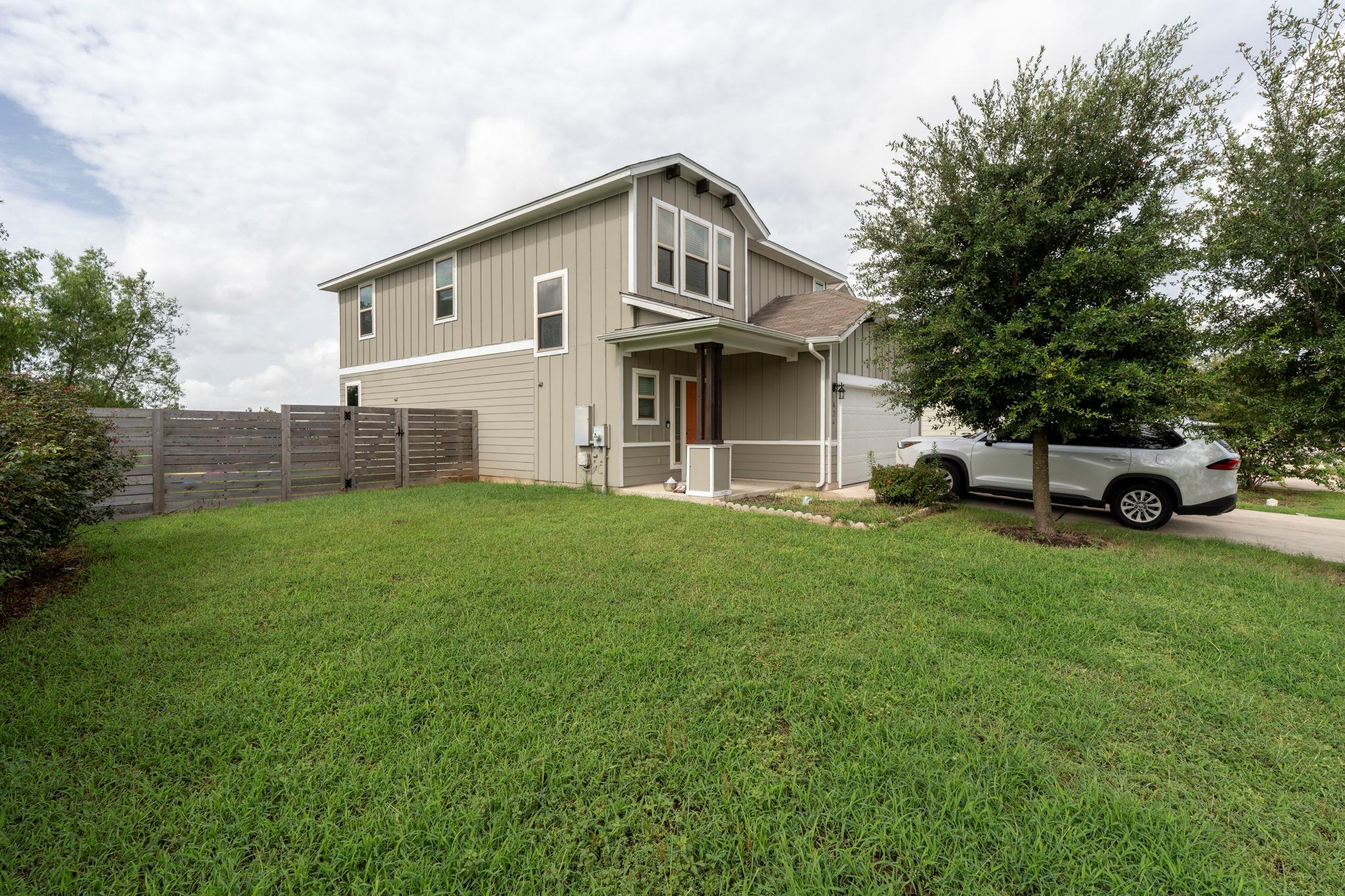424 Wapiti, Buda, TX 78610 — photo 1