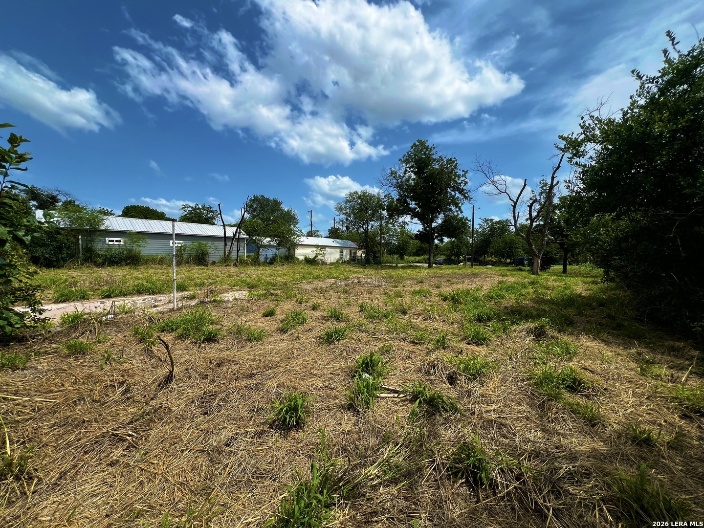 1720 W Salinas, San Antonio, TX 78207 — photo 1