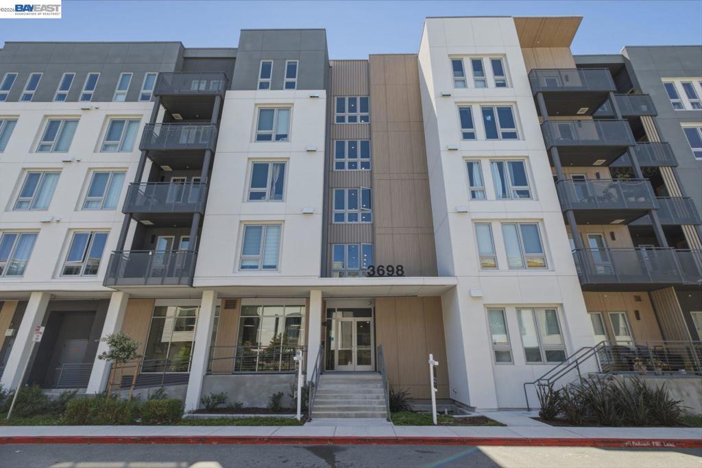 3698 Vision Cmn 414, Fremont, CA 94538 — photo 1