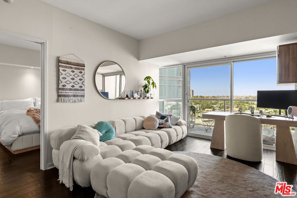 13700 Marina Pointe Drive 809, Marina Del Rey, CA 90292 — photo 1