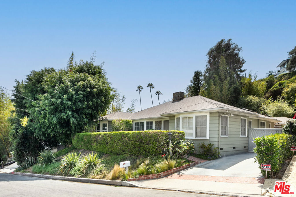 1545 N Doheny Drive, Los Angeles, CA 90069 — photo 1