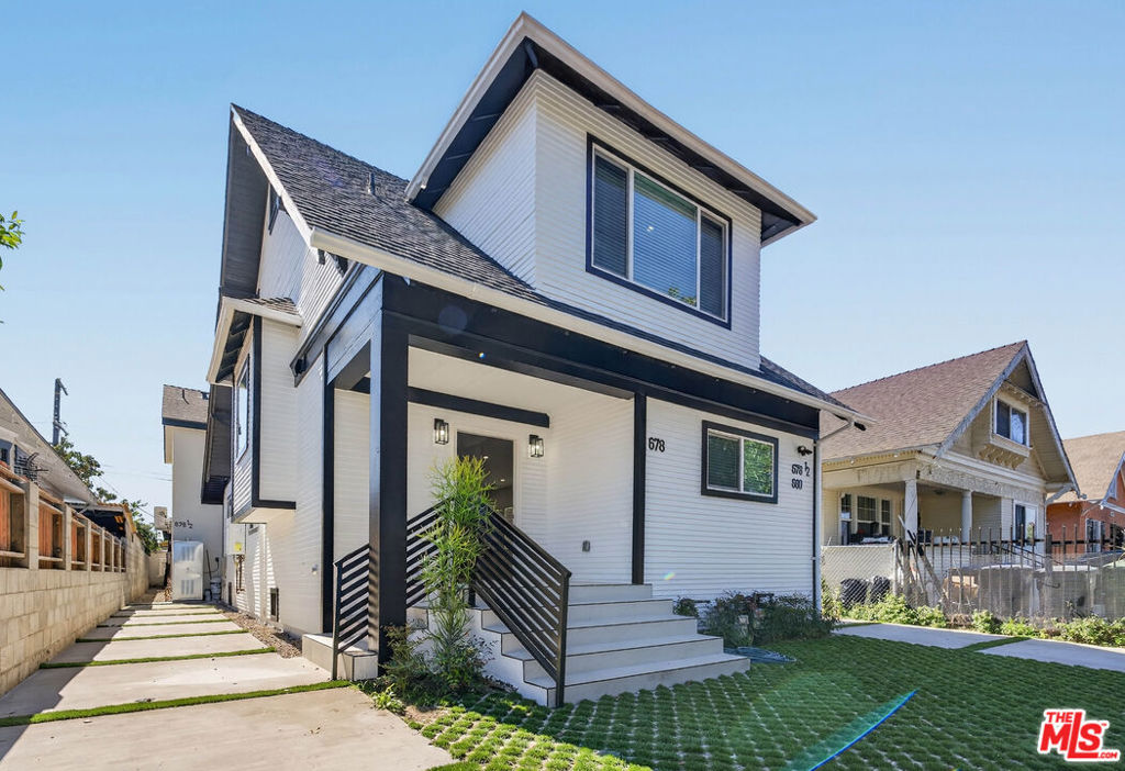 678 E 45th Street, Los Angeles, CA 90011 — photo 1