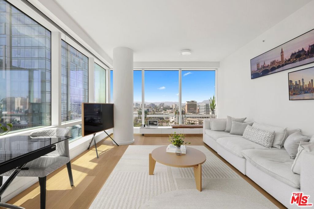 877 Francisco Street 1811, Los Angeles, CA 90017 — photo 1