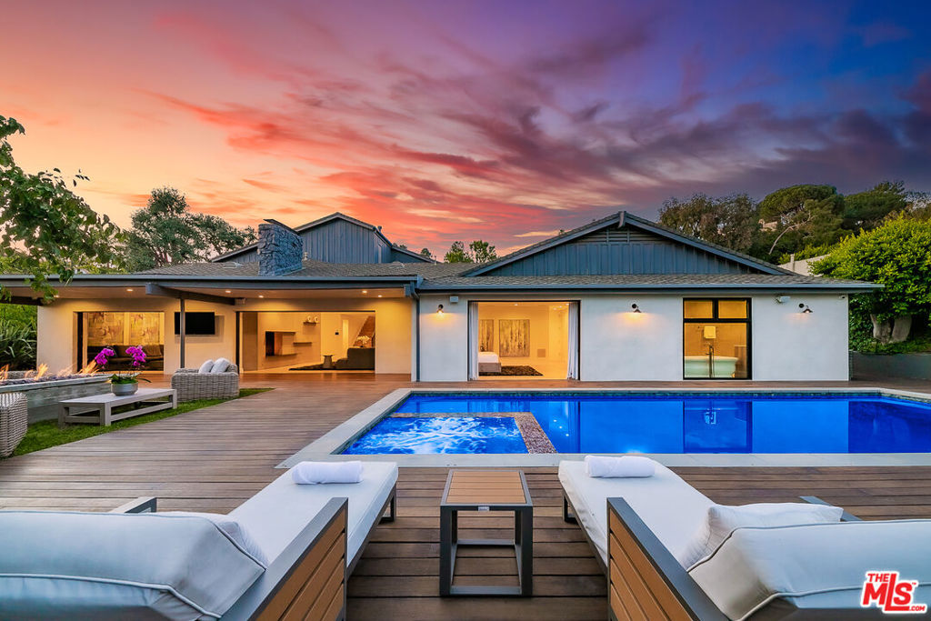9038 MEREDITH Place, Beverly Hills, CA 90210 — photo 1