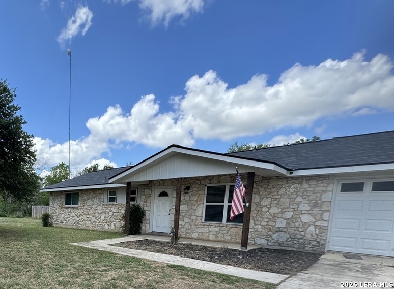 303 DRY HOLLOW RD, ,  78121 — photo 1