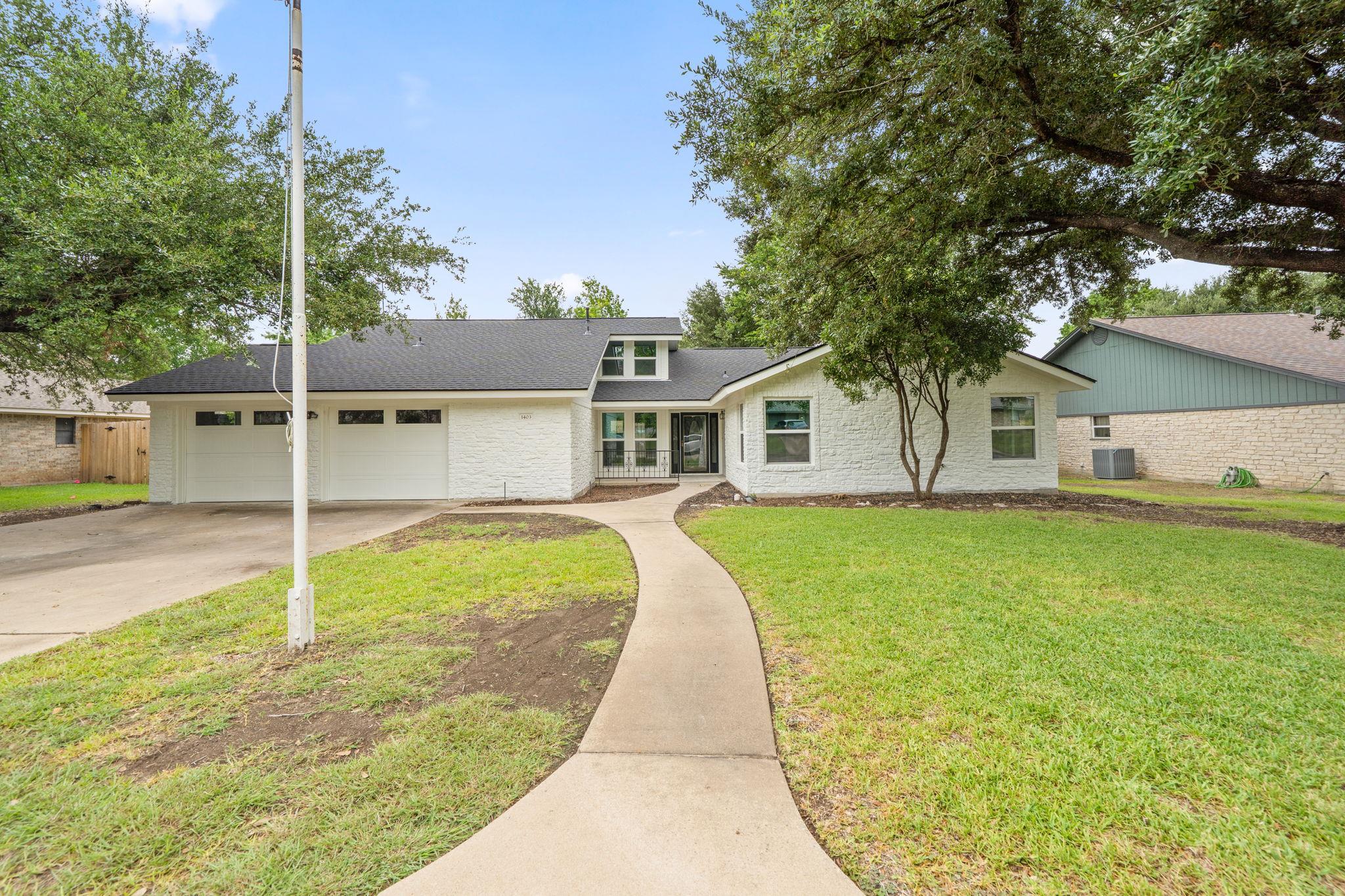 1403 Stone Ridge, Taylor, TX 76574 — photo 1