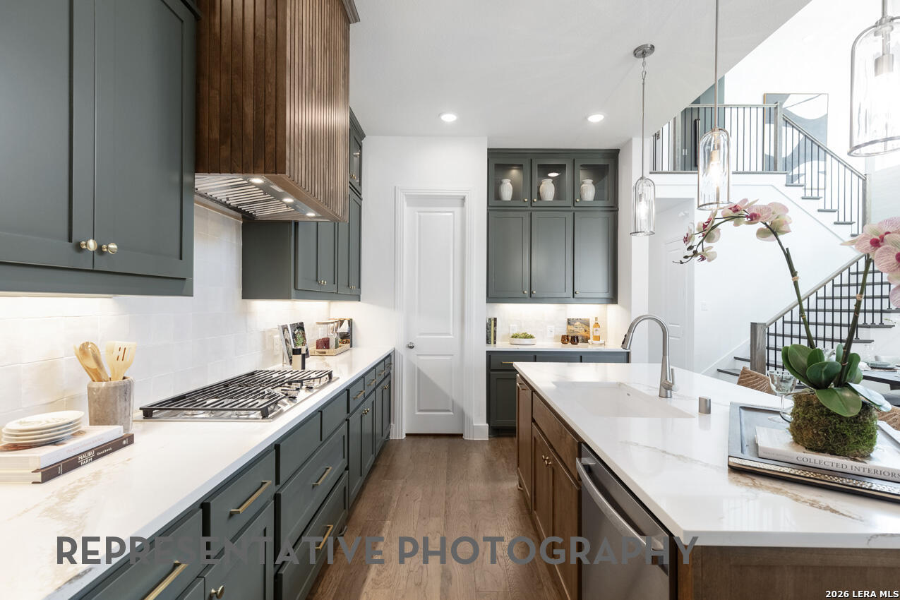 112 Rainwater Creek, , 78006 — photo 1