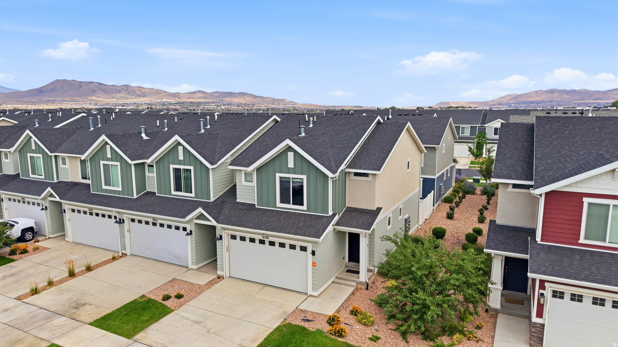 1098 E WATERWAY LN, Saratoga Springs, UT 84045 — photo 1