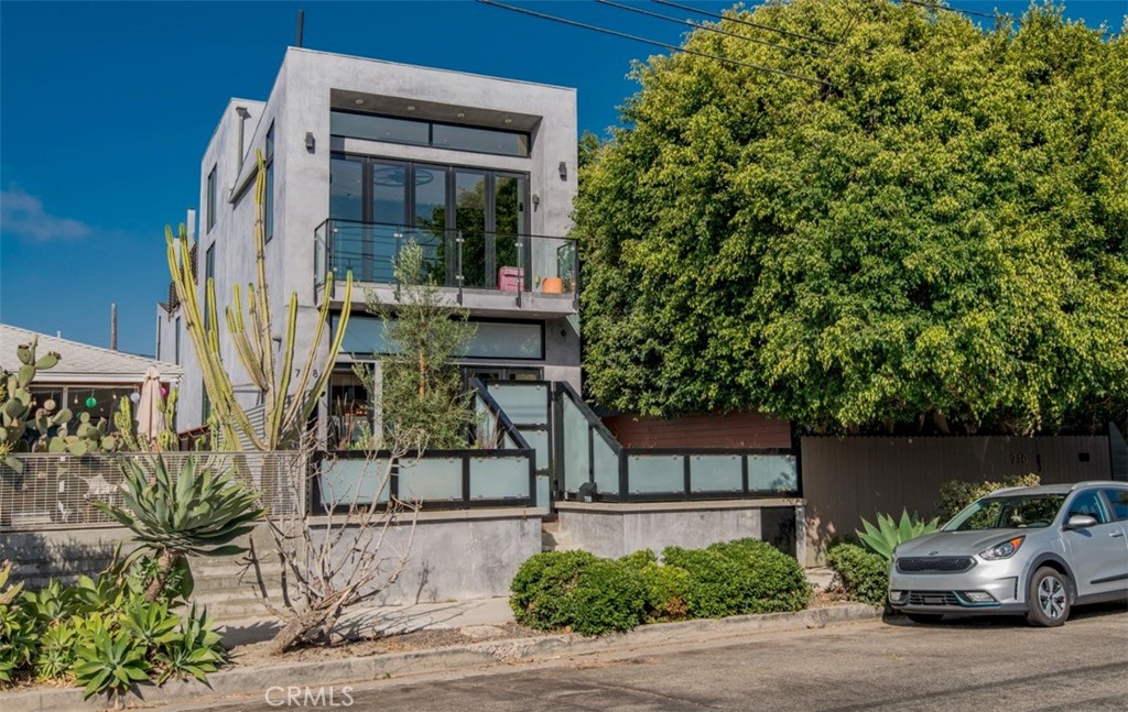 708 Hampton Drive, Venice, CA 90291 — photo 1