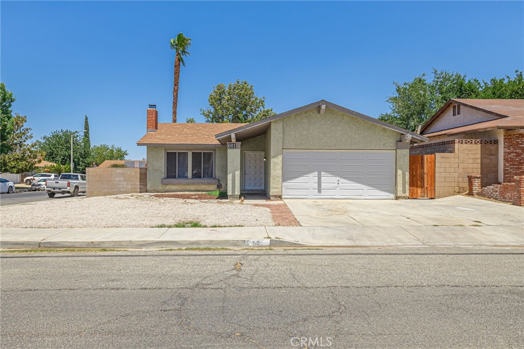 601 Curve, Lancaster, CA 93535 — photo 1