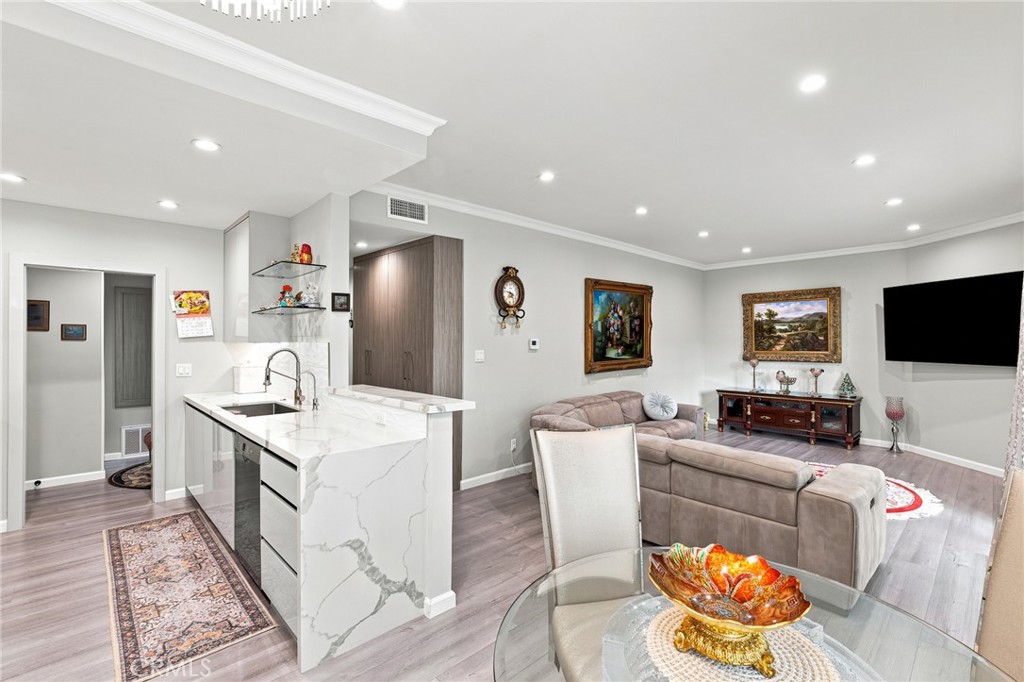 14607 Erwin Street 107, Van Nuys, CA 91411 — photo 1