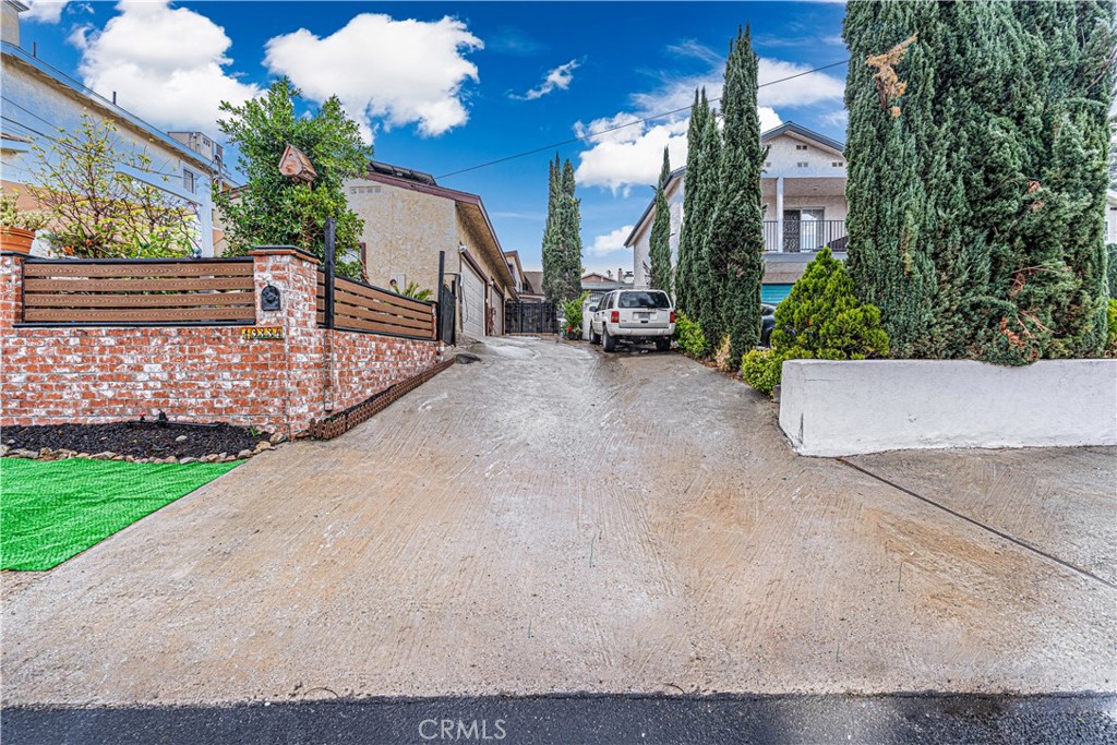 10334 Tujunga Canyon, Los Angeles, CA 91042 — photo 1