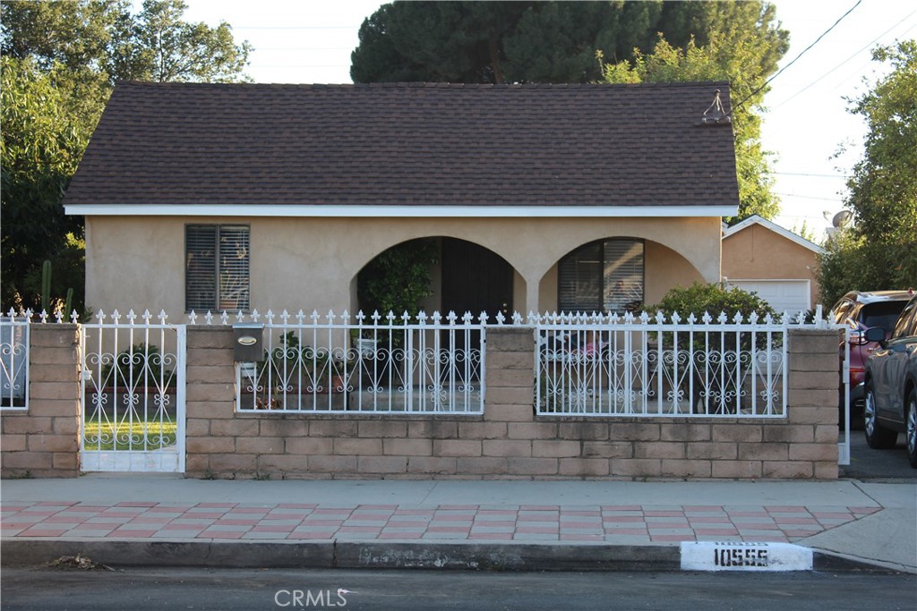 10555 CAYUGA, Pacoima, CA 91331 — photo 1