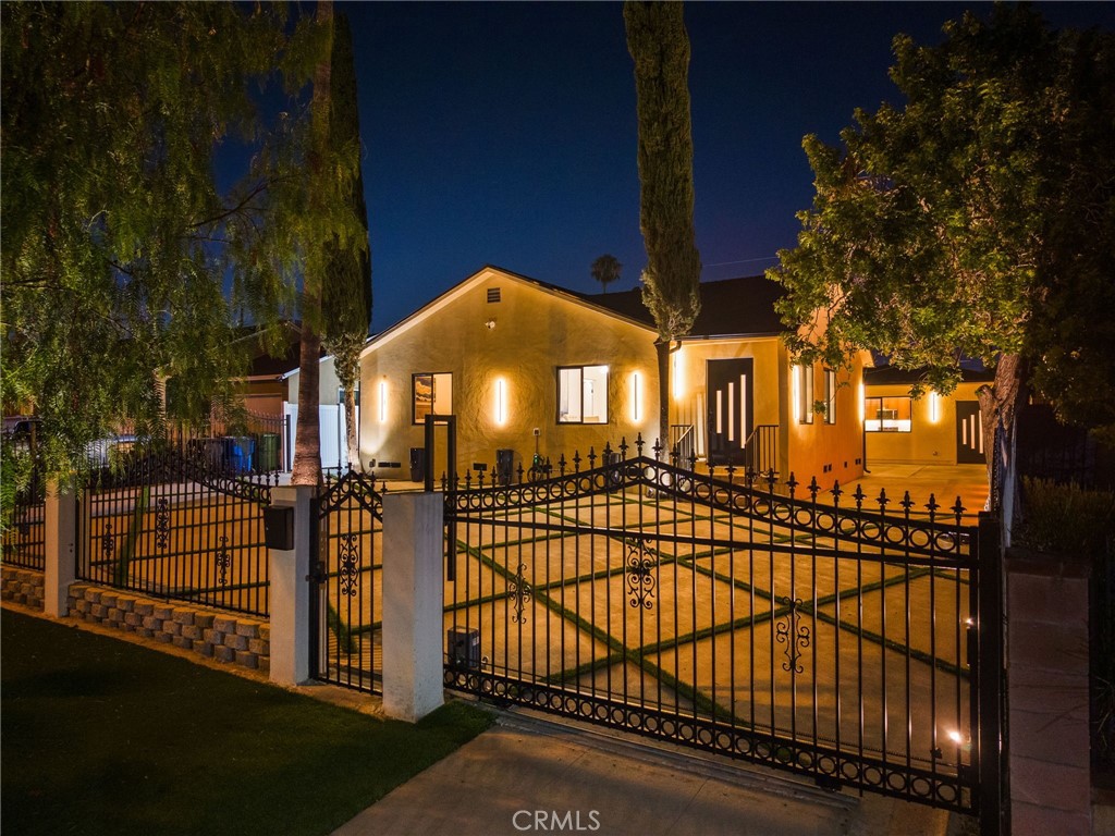 7660 Radford Avenue, North Hollywood, CA 91605 — photo 1