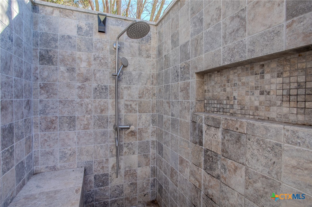 303 Turtle Rock, Victoria, TX 77904 — photo 1