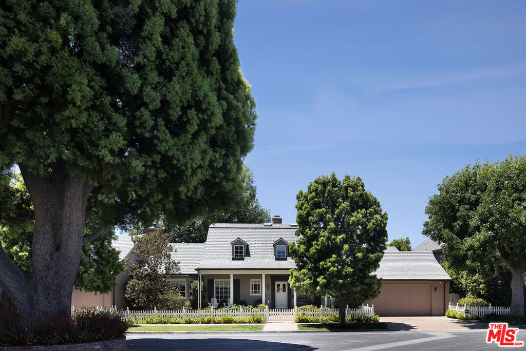 10030 Toluca Lake Avenue, Toluca Lake, CA 91602 — photo 1