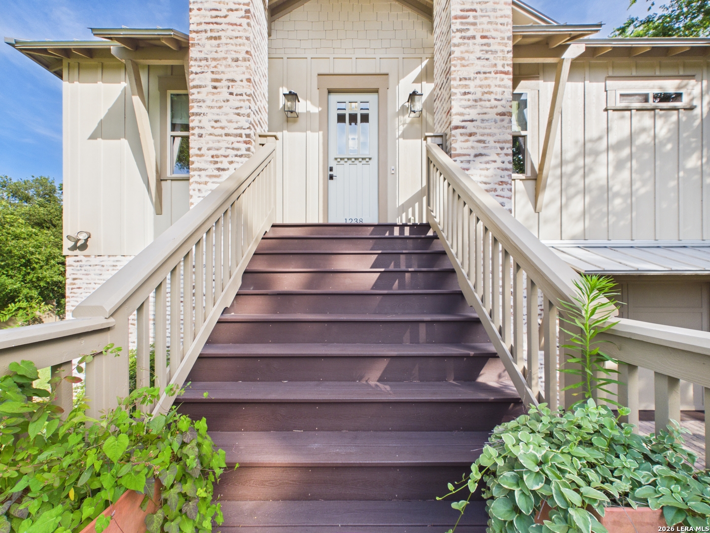 1238 SLEEPY HOLLOW LN, ,  78130 — photo 1