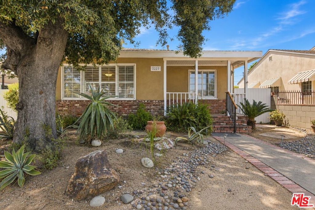 2221 N Valley Street, Burbank, CA 91505 — photo 1