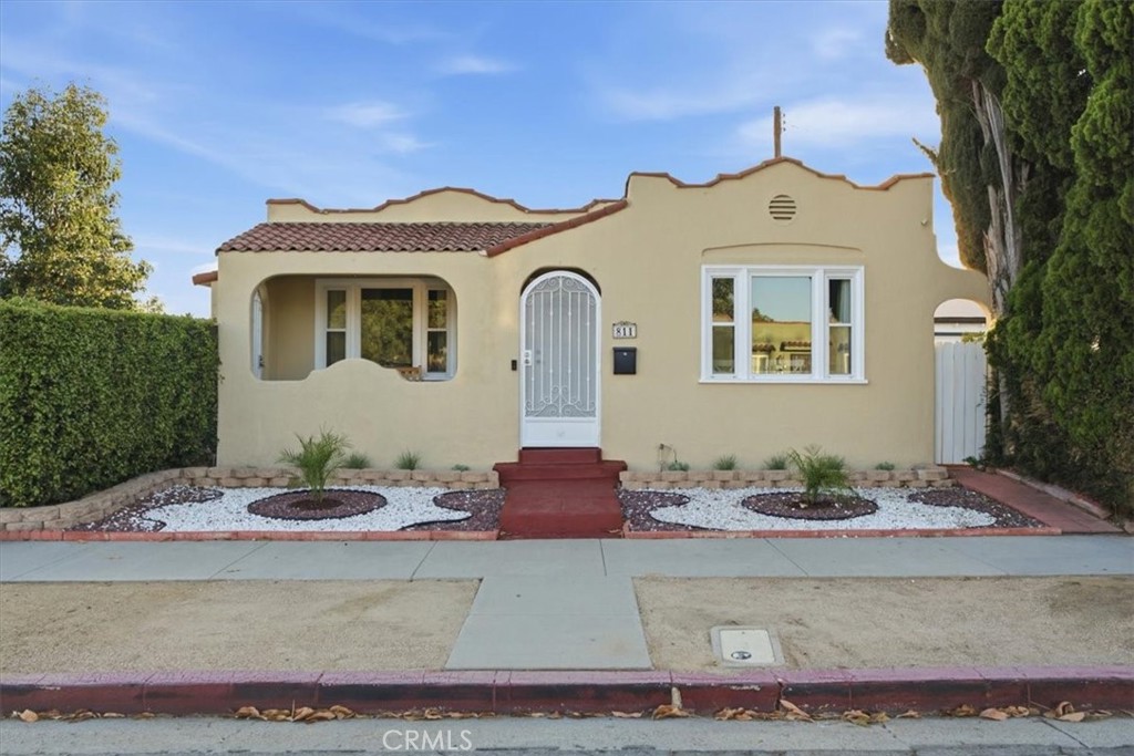 811 Fischer Street, Glendale, CA 91205 — photo 1