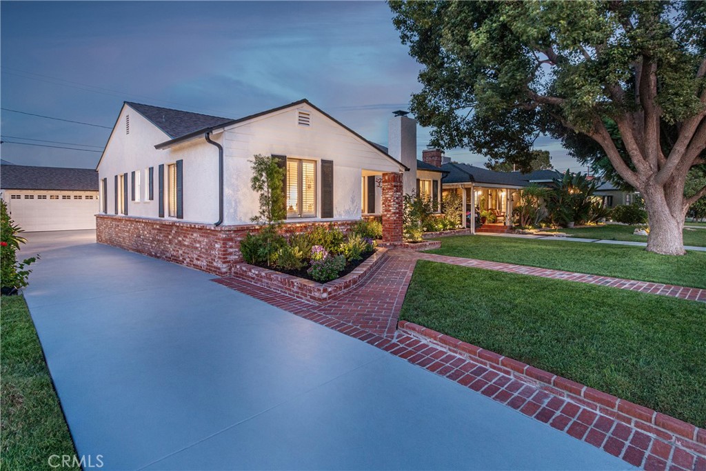 220 S Reese Place, Burbank, CA 91506 — photo 1