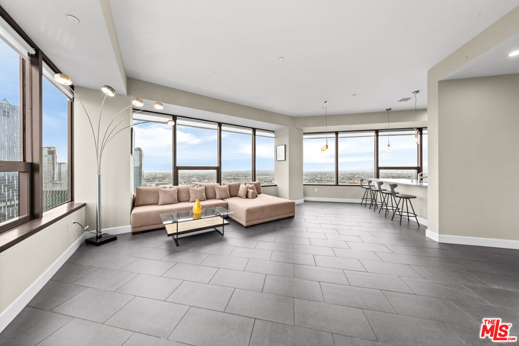 1100 Wilshire Boulevard 2411, Los Angeles, CA 90017 — photo 1