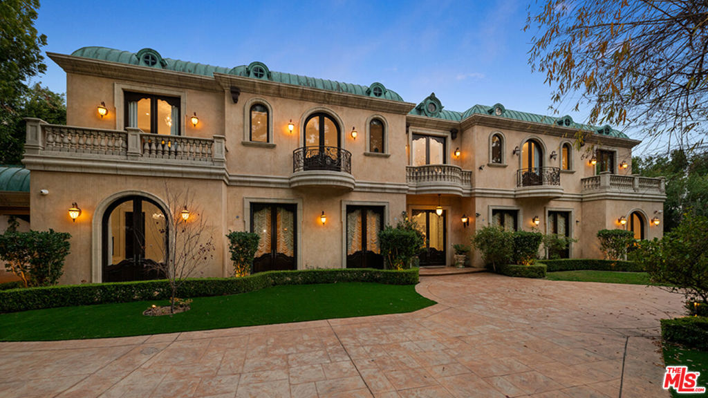 1021 N Crescent Drive, Beverly Hills, CA 90210 — photo 1