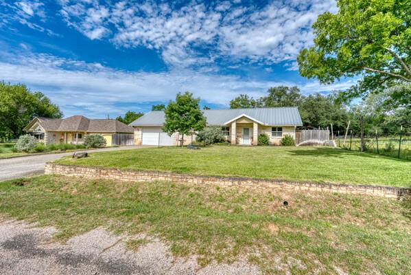 215 McGee, Kingsland, TX 78639 — photo 1
