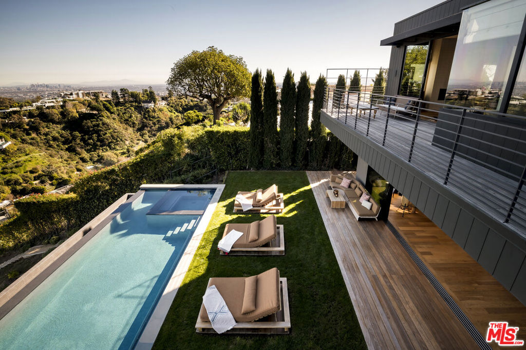 1030 Somera Road, Los Angeles, CA 90077 — photo 1