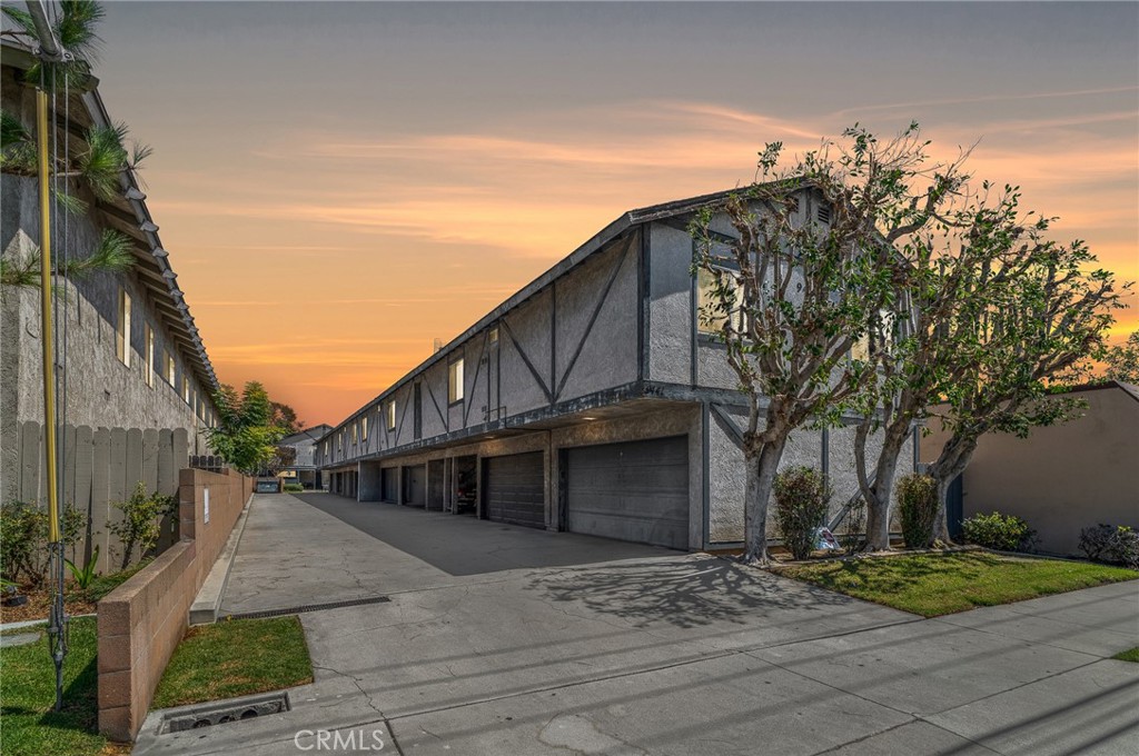 9441 Flower Street 203, Bellflower, CA 90706 — photo 1