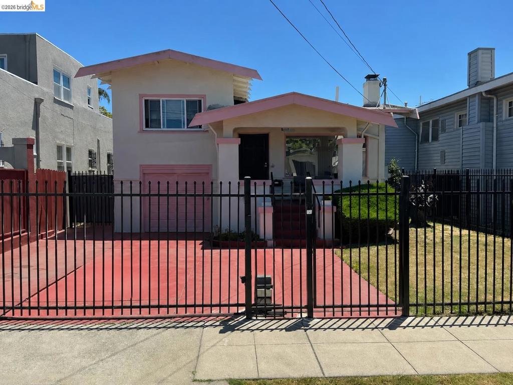 1862 66Th Ave, Oakland, CA 94621 — photo 1