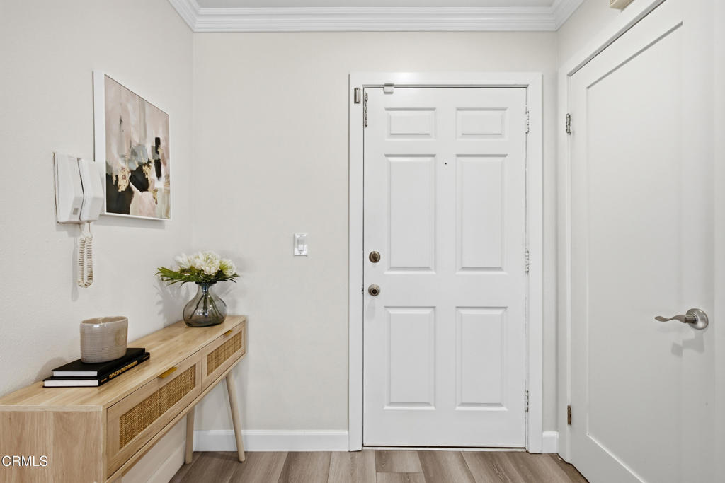 10274 Tujunga Canyon Boulevard 7, Los Angeles, CA 91042 — photo 1