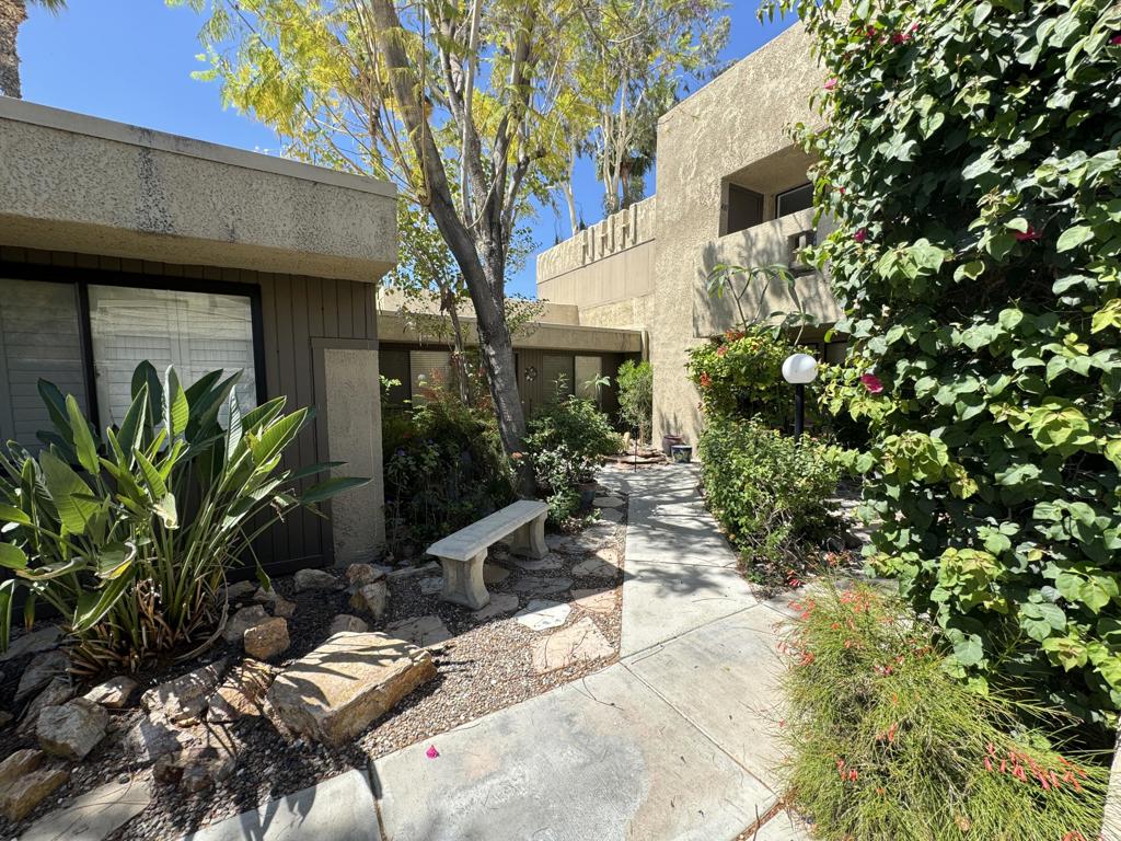 473 W Bradshaw Lane 10, Palm Springs, CA 92262 — photo 1