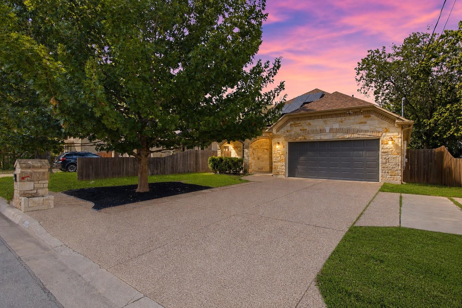 2806 Prado, Austin, TX 78702 — photo 1
