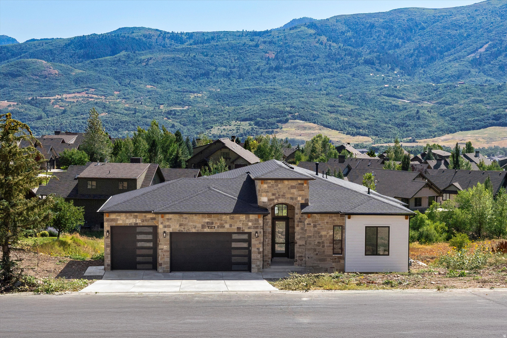 5713 E ELKHORN DR, Eden, UT 84310 — photo 1