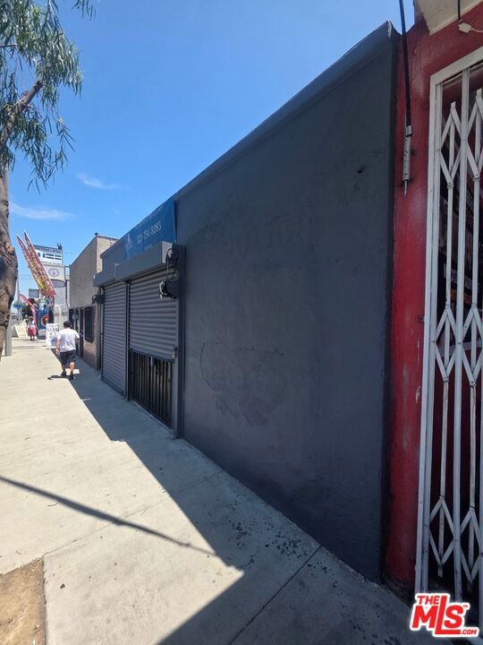 1310 Firestone Boulevard, Los Angeles, CA 90001 — photo 1