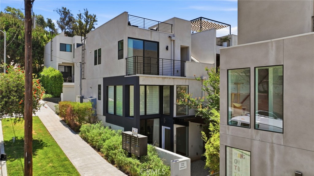 2160 Clifford, Los Angeles, CA 90026 — photo 1