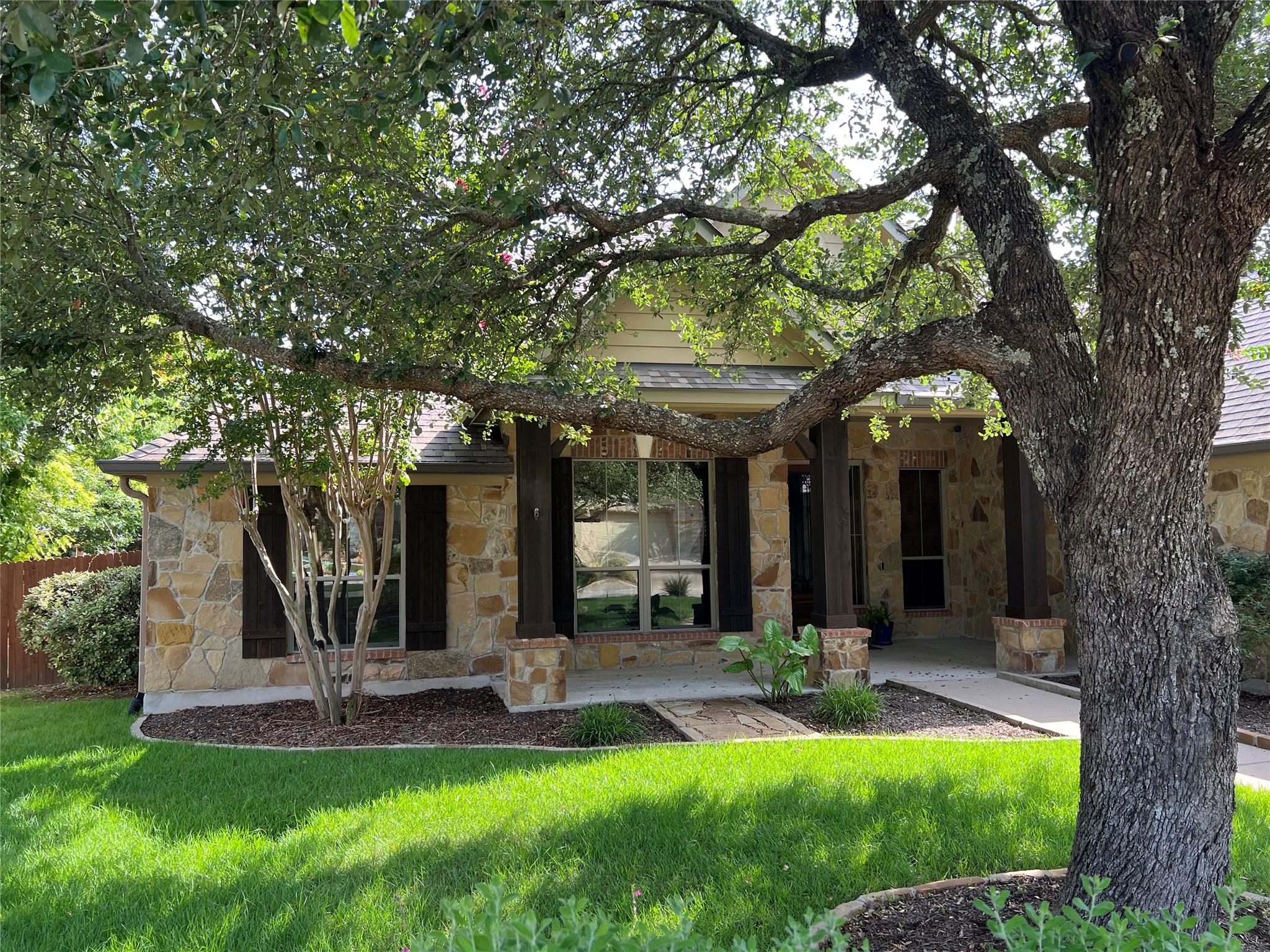 113 Courtland, Austin, TX 78737 — photo 1