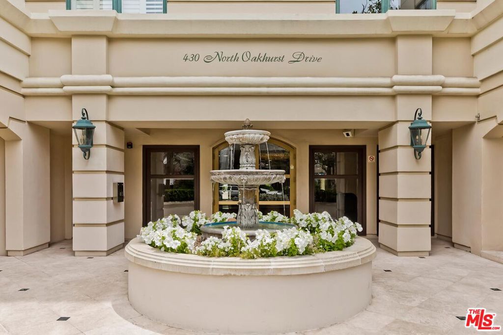 430 N Oakhurst Drive 202, Beverly Hills, CA 90210 — photo 1