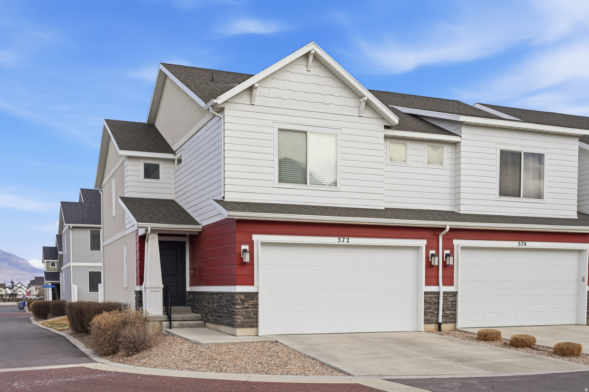 572 S SILVERMOON LN, Saratoga Springs, UT 84045 — photo 1