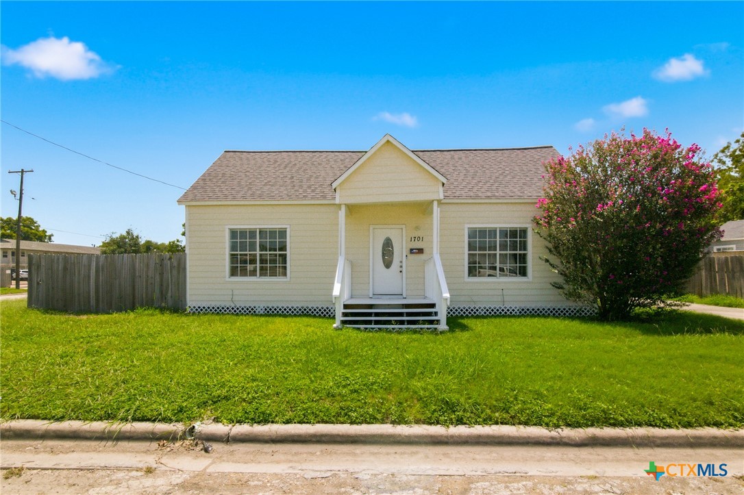 1701 N Wheeler Street, Victoria, TX 77901 — photo 1