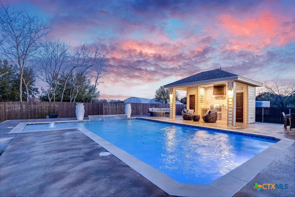 146 Meadow Lane, Marble Falls, TX 78654 — photo 1