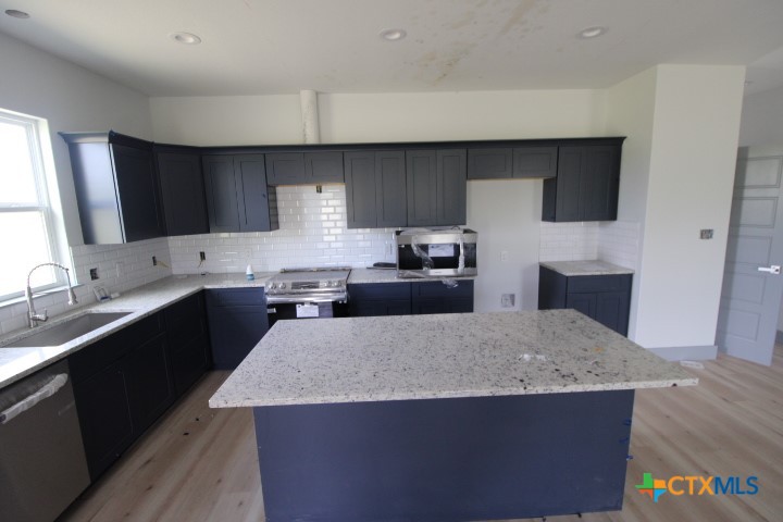 171 Hurst Place, Lampasas, TX 76550 — photo 1