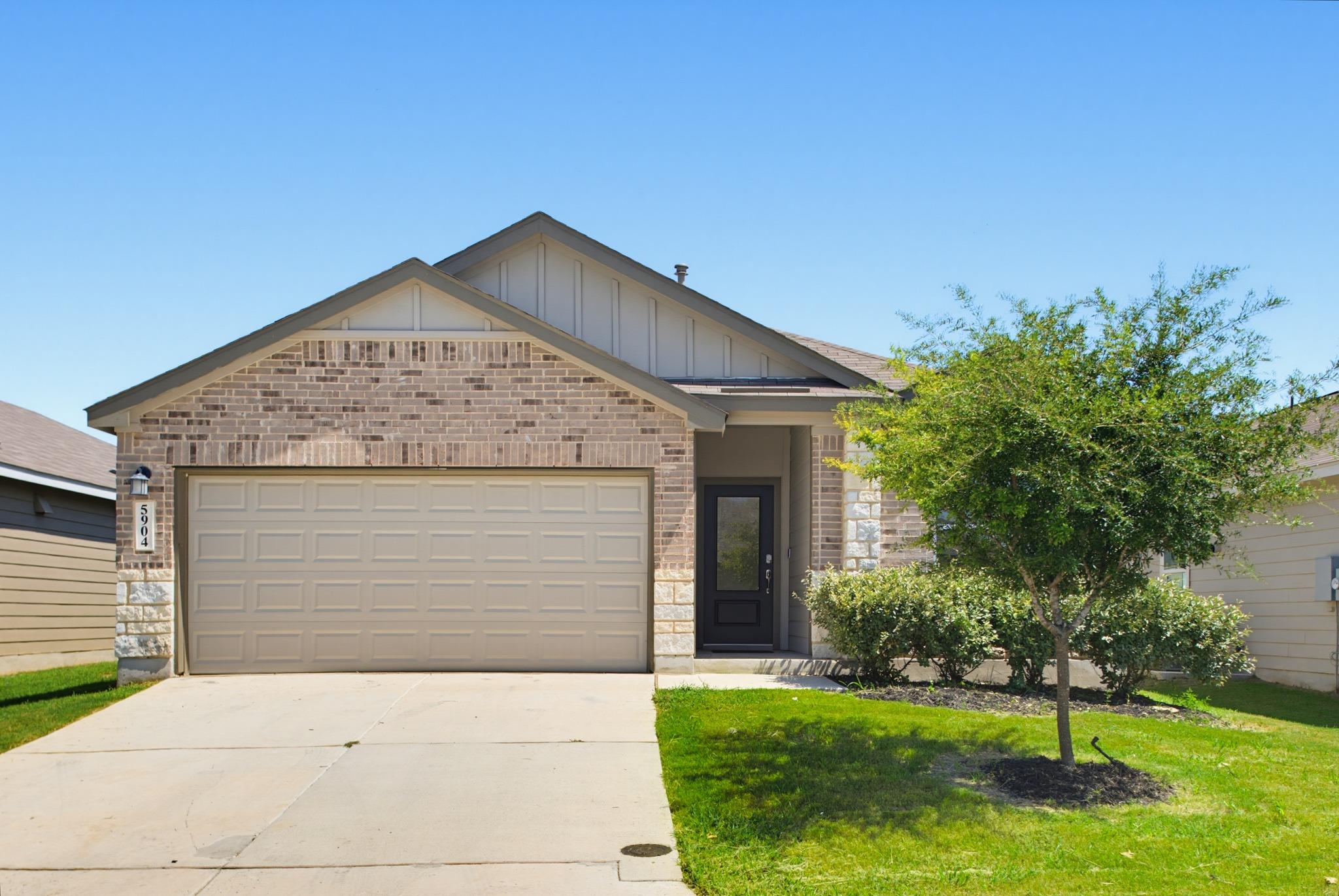 5904  Geronimo Way, Seguin, TX 78155 — photo 1
