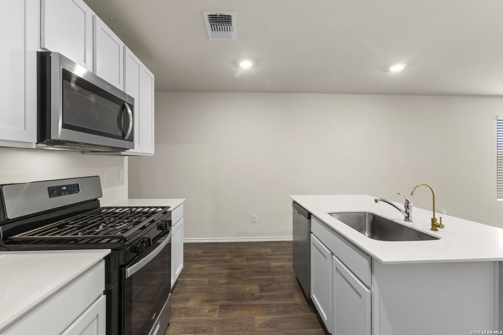 143 Pigeon Green, ,  78253 — photo 1