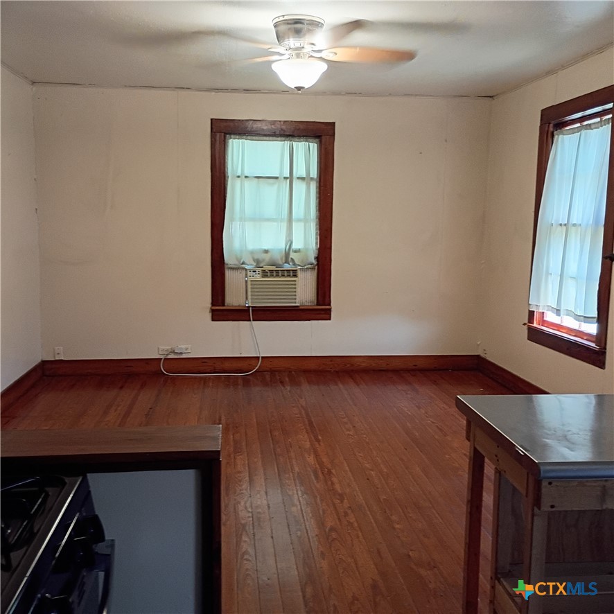 606 Newman, Cuero, TX 77954 — photo 1