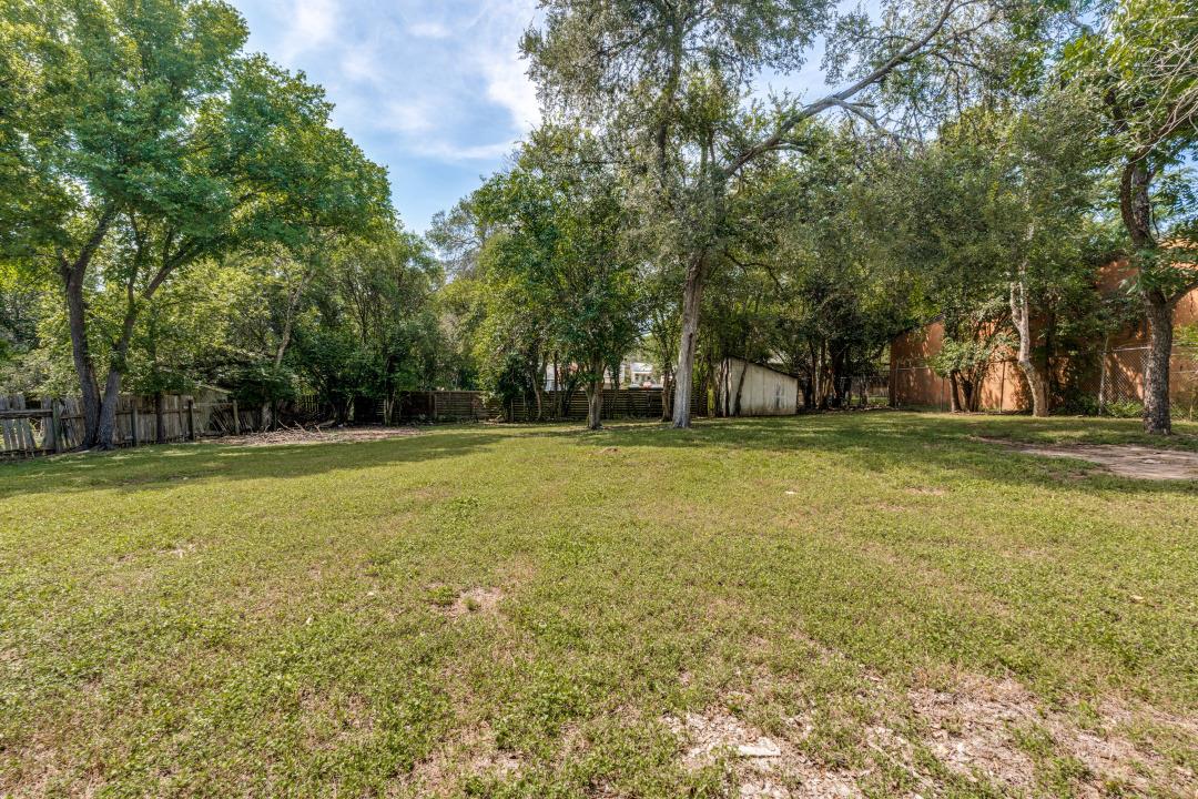 1412 Hopkins, San Marcos, TX 78666 — photo 1