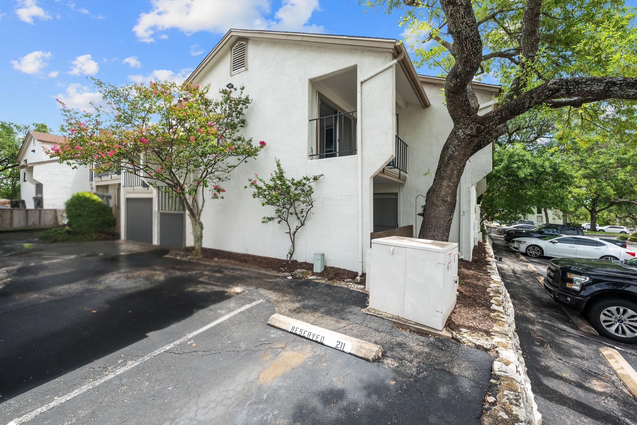 6910 Hart, Austin, TX 78731 — photo 1